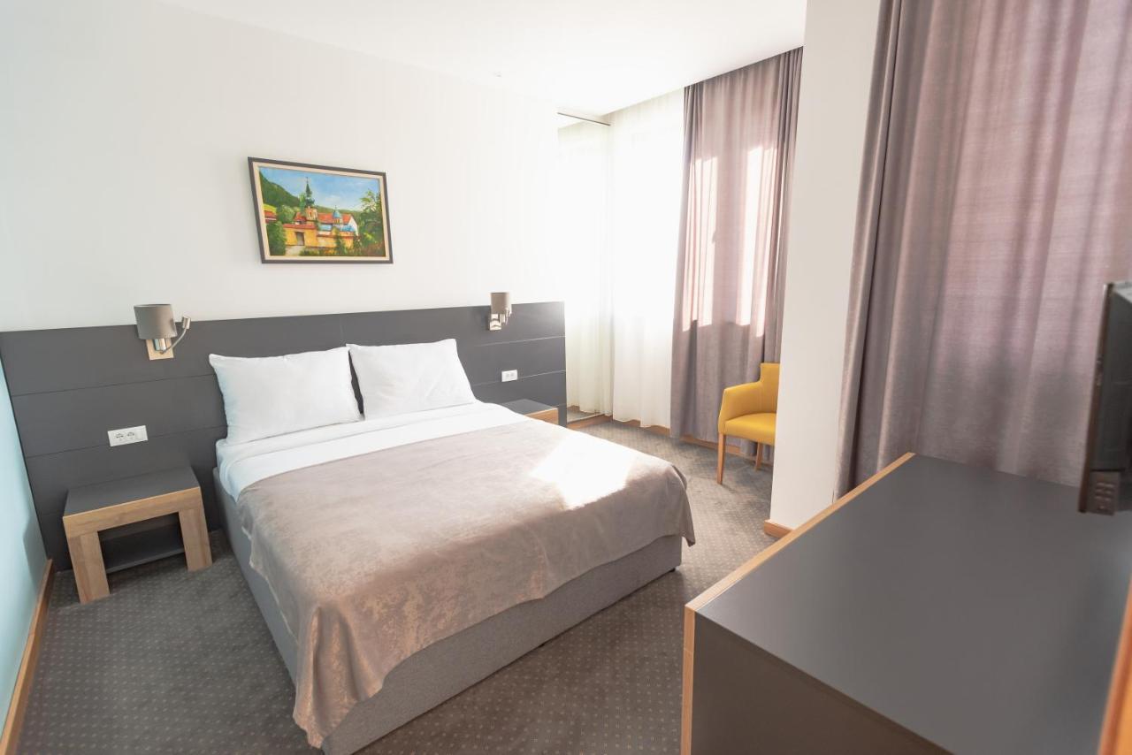 Hotel Stobex Loznica Oda fotoğraf